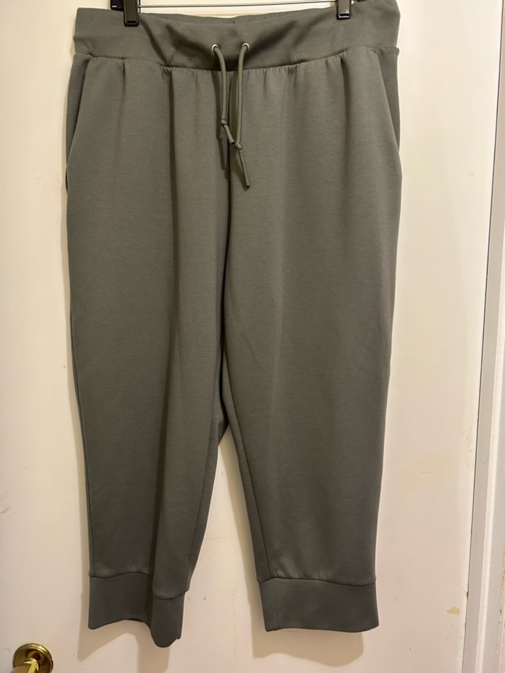 Hype’s Women’s Sage Green Drawstring Jogger Ankle Pants, Sz XL